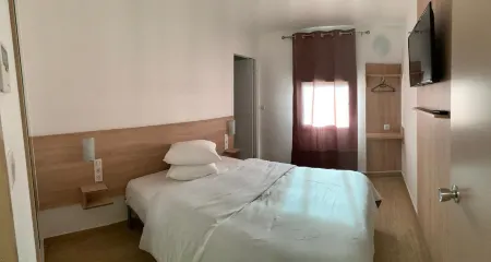 My KB Hôtel Montélimar Отели в г. Клиускла