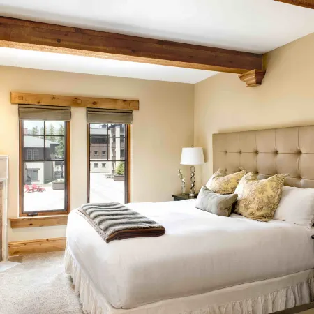 Four Bedroom Suite 4 Apartment Hotel by Redawning