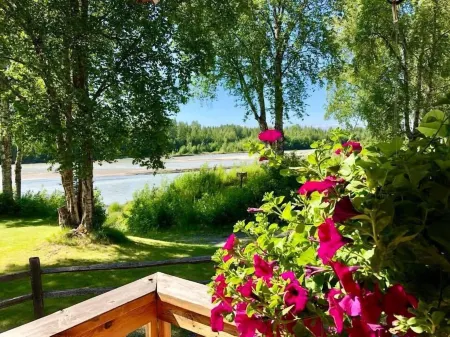 Lodge Suites at Susitna River Lodge Отели в г. Матануска-Суситна