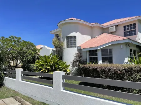 Breezy Haven in Barbados, 4 minutes from Crane Beach!