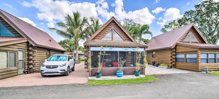 Okeechobee Cabin in Waterfront Community w/ Dock! Hotels in Okeechobee County