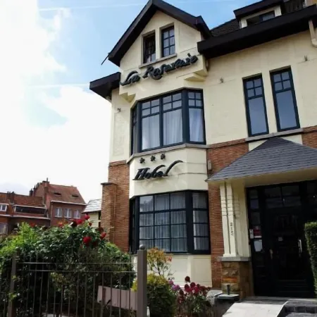 Hotel la Roseraie Отели рядом с достопримечательностью «Станция метро Houba-Brugmann»
