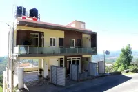 바남 홀리데이즈  호텔