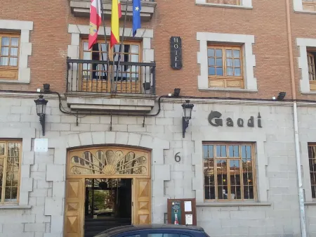 Hotel Gaudi Отели в г. Асторга