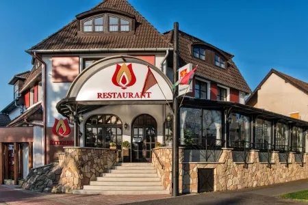 Hotel Piroska Отели в г. Бюк