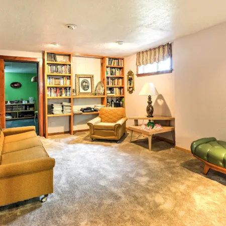 Bright Springer House w/ Hammock & Orchard Views!