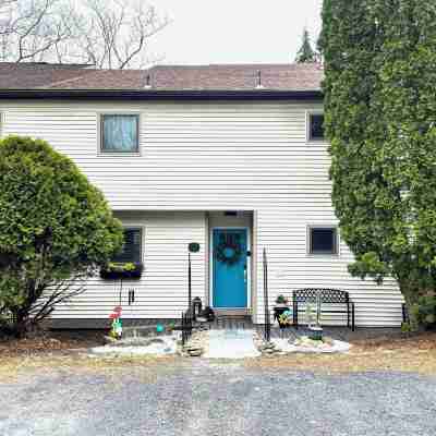 Mtn-View Gem w/ Deck & Hot Tub in Tannersville Hotel Exterior