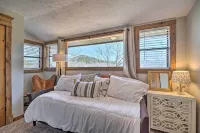 Lakefront Shell Knob Home w/ Deck & Gas Grill - Homestays