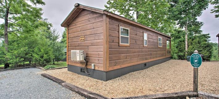 Year-Round Adventure! Rustic Cabin in Mill Spring Hotels in Polk County