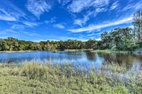 'Brookside' Waterfront Home w/ Kayaks & Deck! - Country Houses