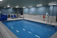 Holiday Inn Express & Suites Mcpherson by IHG - Pools