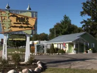 The Pines Motorlodge Hotels in Douglas
