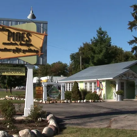 The Pines Motorlodge