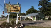 The Pines Motorlodge