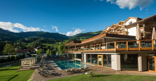 Hotel Weiher Green Lake Hotels in Chienes