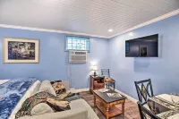 Updated Williamstown Apartment with Kitchen!