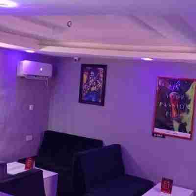 Appleville Suites Dining/Meeting Rooms