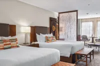 Oxford Hotel Bend - balcony