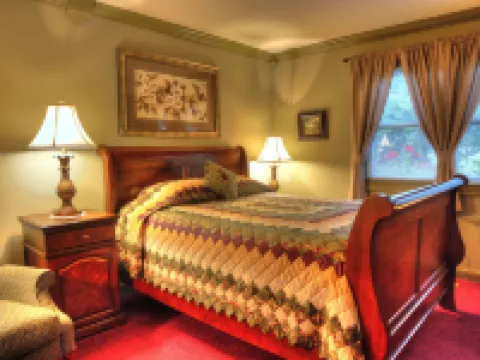 Los Gatos Bed & Breakfast Hotels in Yates County