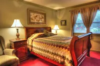 Los Gatos Bed & Breakfast Hotels in Penn Yan