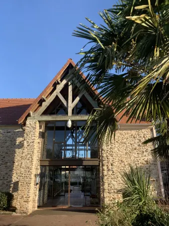 Les Lodges - Parrot World Отели в г. Помёз