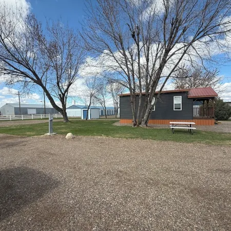 Private Tiny Cabin in Glendive Near Makoshika Park - Free Parking & WiFi