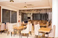 Peace de Luxe Limited Hotels in Shagamu