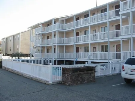Beautiful 2 Bedroom, 2 Bath Ocean View Condo in Surfside Beach