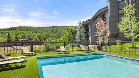 Modern Kitchen and Scenic Balconies - Charming Rustic Retreat