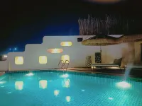 AVA Hotel Chandigarh Zirakpur - piscina