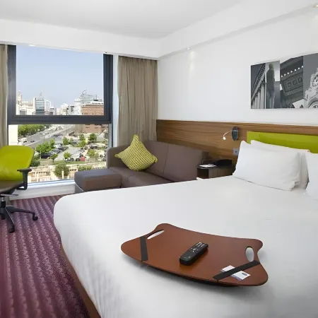Hampton by Hilton Liverpool/John Lennon Airport Отели рядом с достопримечательностью «Зал Спик»