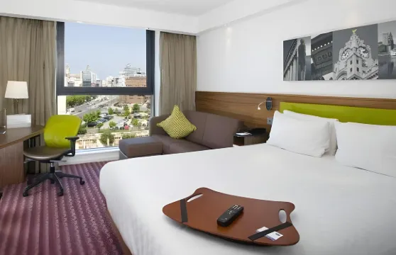 希爾頓歡朋利物浦約翰·列儂機場酒店