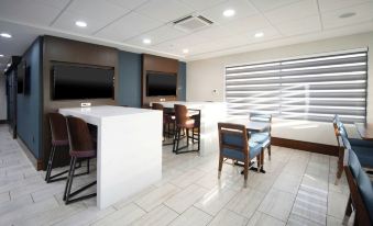 Four Points by Sheraton Fayetteville Fort Liberty