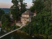 Water's Edge, Gated Community, Private Dock with Toys, Community Pool, Hot Tub Hotels in Winston County