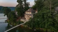Water's Edge, Gated Community, Private Dock with Toys, Community Pool, Hot Tub
