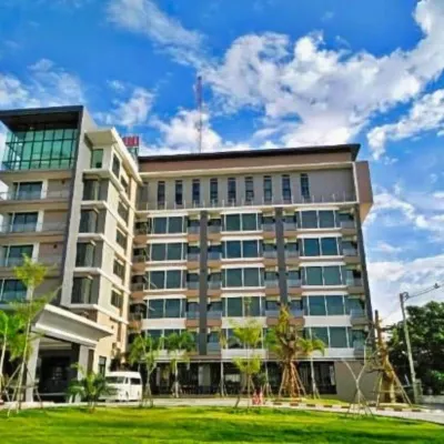 The Convenience Hotel Отели рядом с достопримечательностью «Рынок Тонтхан»