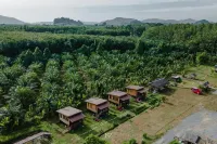 Rai Na Bualuang Cafe & Farm Stay فنادق في Chang Klang