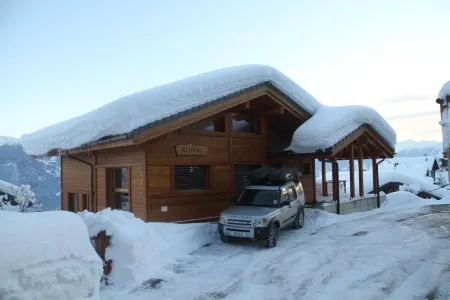 Stunning contemporary chalet in Anzère with unbelievable views of the mountains.