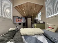Tiny House with Bear Mountain Views.... Only 25 Minutes outside of Anchorage