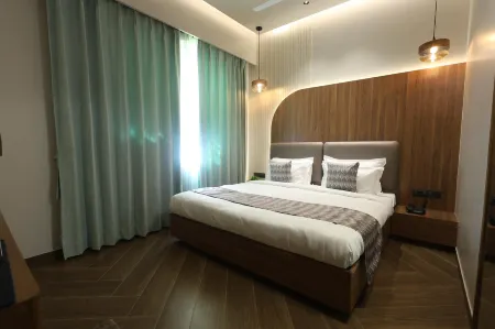 Hotel Rock Regency Mount Abu - A Boutique Rodetel Отели рядом с достопримечательностью «Пандав Бгаван Комплекс»