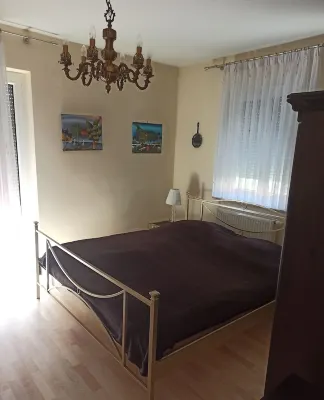 Non-smoking vacation apartment, in the beautiful wine district of Kitzingen Hotels near St. Marien Kapelle Geiselwind