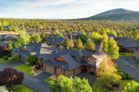 Forest Ridge Loop by AvantStay Hot Tub Private Community Amenities