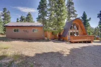 Spacious Duck Creek Village Cabin w/ Hot Tub! - acceptant les animaux