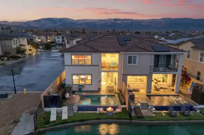Sunburst by AvantStay Lakefront Mountain Views Hotels near Indio Towne Center