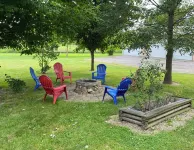 Peaceful, 150 yr old country farmhouse just 1.5 miles from Mid-Ohio racecourse!