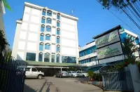 Hotel Highland Hotels near Maharaja Swathi Thirunal Palace