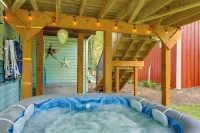 Cozy Holland Studio w/ Deck Near Lake Michigan! Hotels in Ganges Township