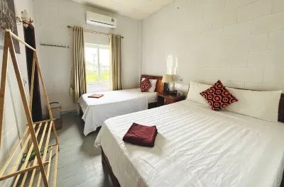 The Palm Lodge