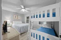 Oceanfront Newly Renovated 1st Floor Condo Sleeps 8  North Topsail Beach