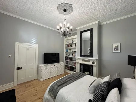 "GraciaDeDios" Beautifully renovated 1910 Cottage